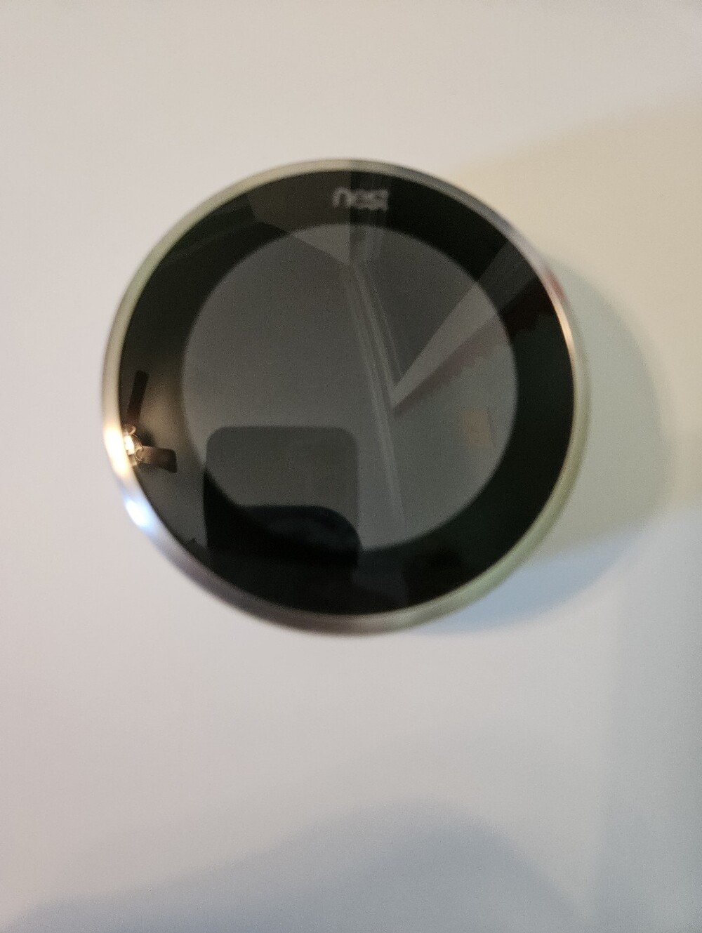 NEST  Round Smart Thermostat - Black with Silver Trim Display